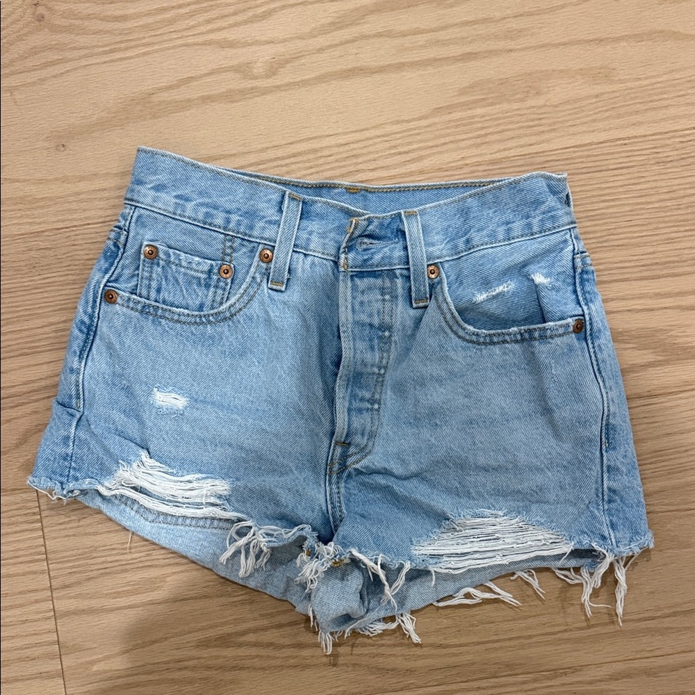Levi high rise distressed denim shorts size 24